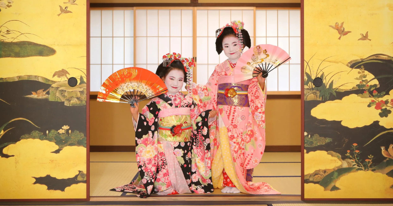 Dress up kids in Maiko attire