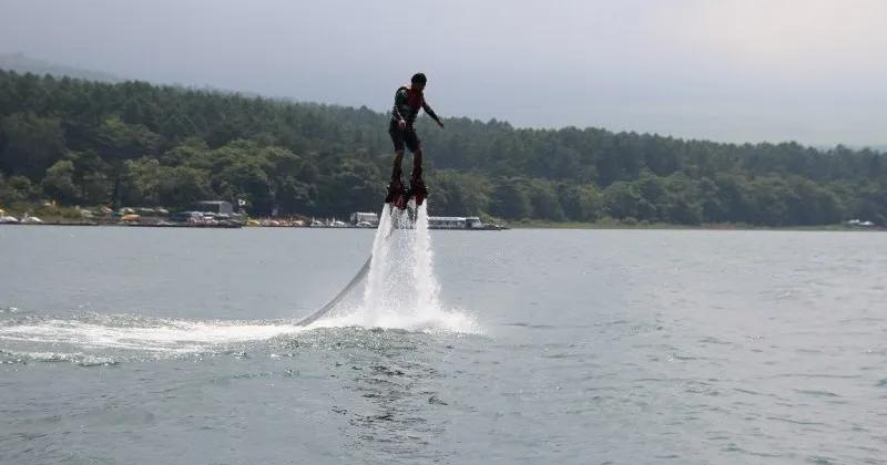 Flyboarding on lake Yamanakako