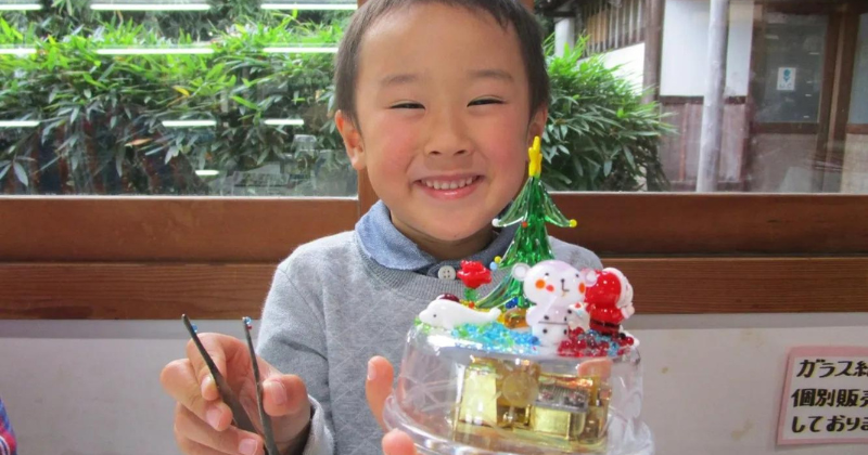 Kids can enjoy making a deco music box