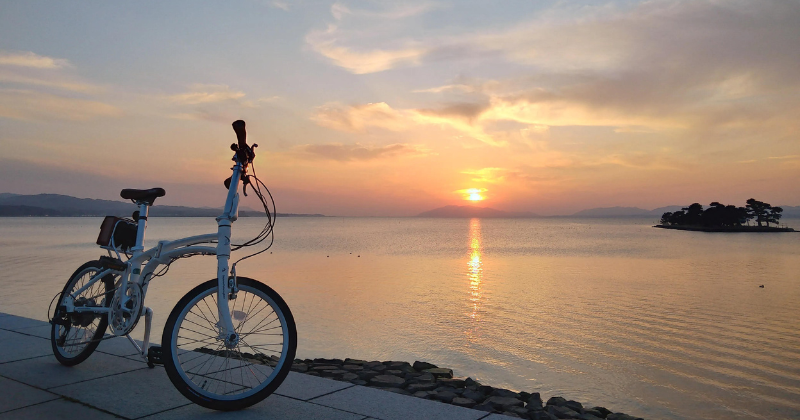 Pick ingredients for pizza on a cycling tour in Shimane