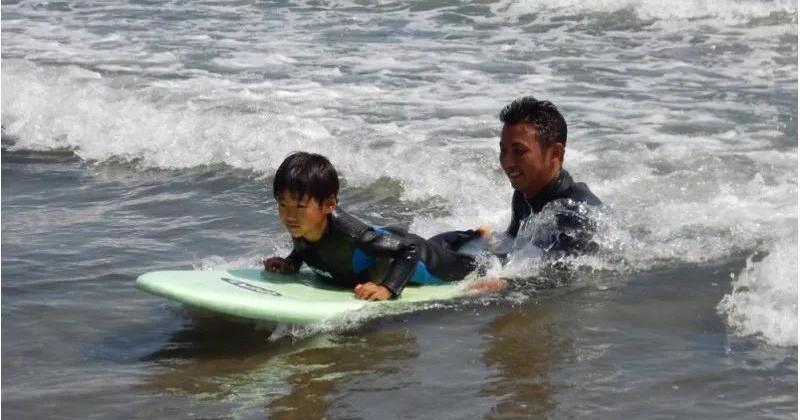 Surfing lesson for kids
