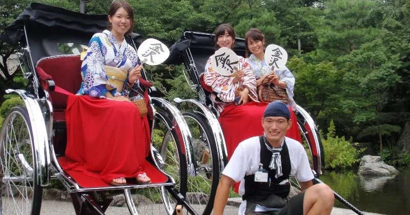 Traditional Rickshaw Ride Around Higashi-Chayagai