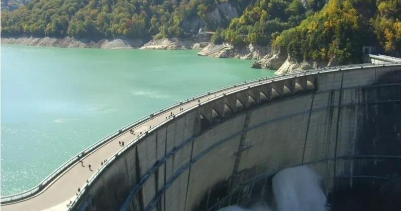 Visit the awe-inspiring Kurobe dam