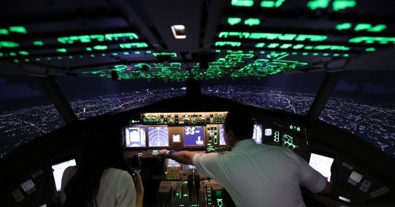 幼い頃に憧れた飛行機パイロット 東京品川のフライトシュミレーターで今こそ夢を叶えよう Activity Japan Blog