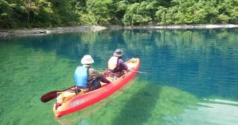 支笏湖划独木舟和皮划艇体验 被认定为日本最佳水质的高透明度很有吸引力 介绍可以尽情享受北海道的旅游 活动日本博客