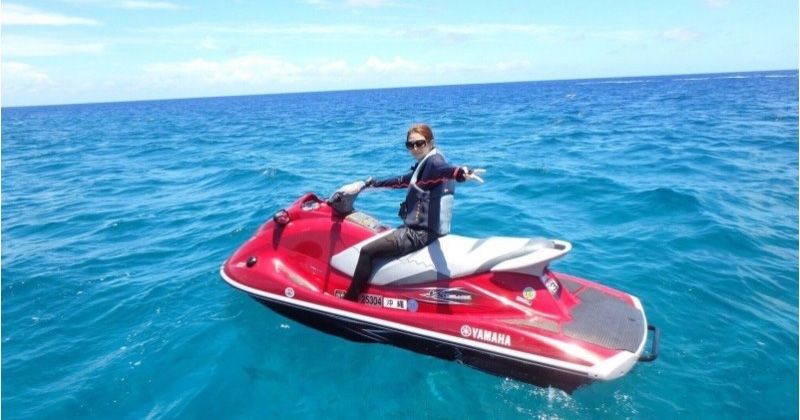沖縄でジェットスキーをレンタルする 水上バイクに乗ってエメラルドグリーンの海を満喫しよう Activity Japan Blog