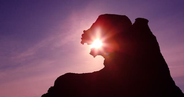 【男鹿市】ゴジラ岩