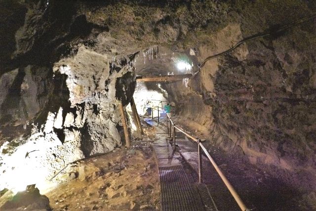 富士山週邊觀光景點 熔岩洞 富嶽風穴