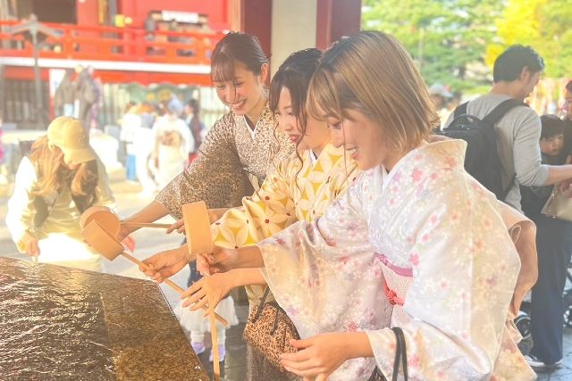 「浅草着物レンタル＆ネイル虹」　浅草　着物レンタルをして観光を楽しむ女子