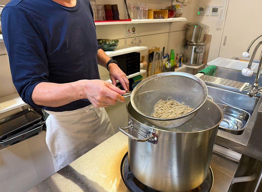 浅草かっぱ橋　そば打ち体験　SOBAGIRI楽常　Ramen　Soba　Making　体験レポート　そば切り体験　すぐに茹でてもらえるできたて新鮮なそば