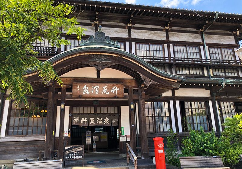 Beppu Onsen Sightseeing Women's trip Couple Recommended Takegawara Onsen Historical hot spring bath with natural hot springs Karahafuzukuri Specialty Sand bath