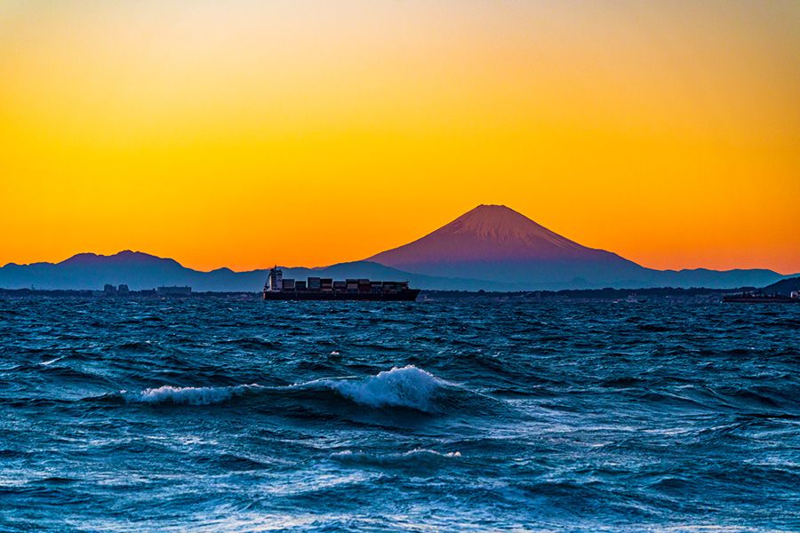 Chiba Boso Peninsula Tourism Model Course Day Trip Drive Enjoy the spectacular views of Tateyama and Minamiboso Mt. Fuji seen from Kanaya Port Sunset The silhouette of Mt. Fuji clearly stands out Red Fuji