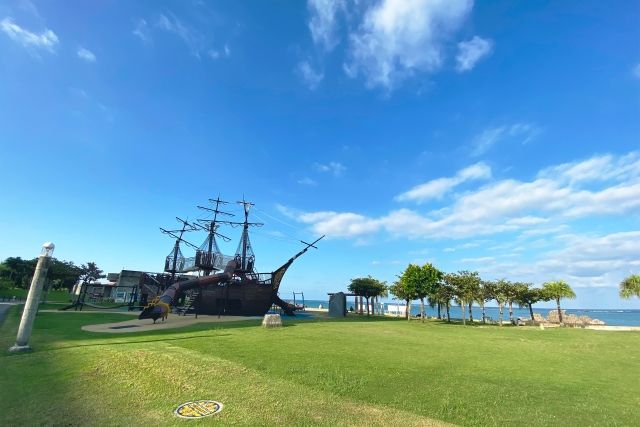 沖縄県にある北谷公園のサンセットビーチ