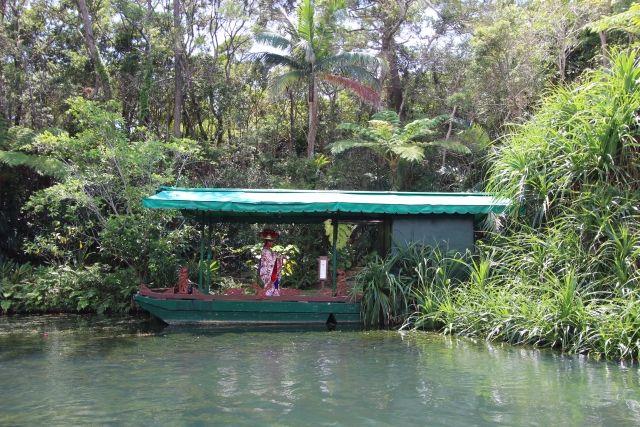 沖縄県にあるビオスの丘・湖水鑑賞船