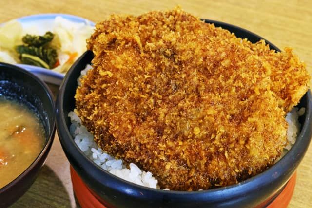 わらじかつ丼