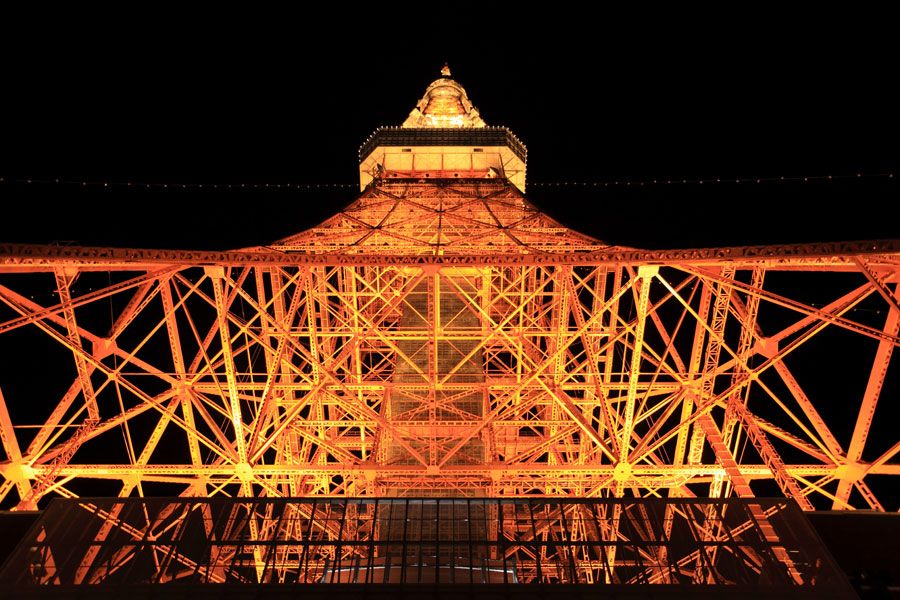 Tokyo Tower seen from below