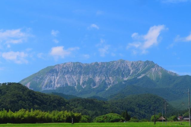 ภูเขาไดเซ็นในอุทยานแห่งชาติไดเซ็น-โอกิ จังหวัดทตโตริ