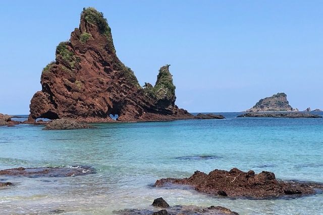 หินรูปหัวใจที่ชายฝั่งเมียวโจในหมู่เกาะโอกิ