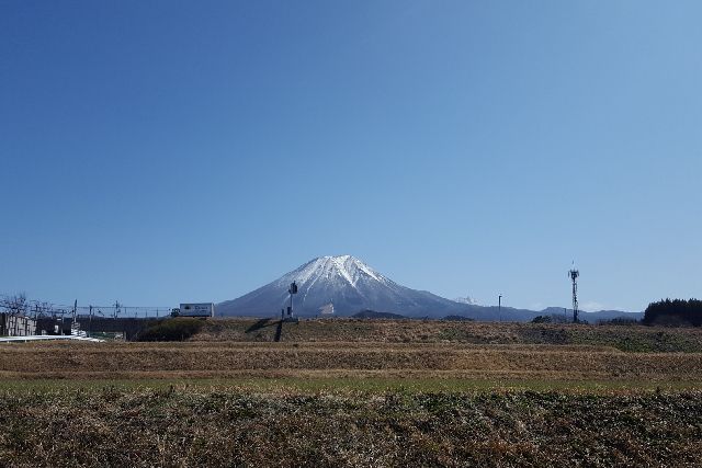 ไดเซ็นในฤดูใบไม้ผลิ จังหวัดทตโตริ