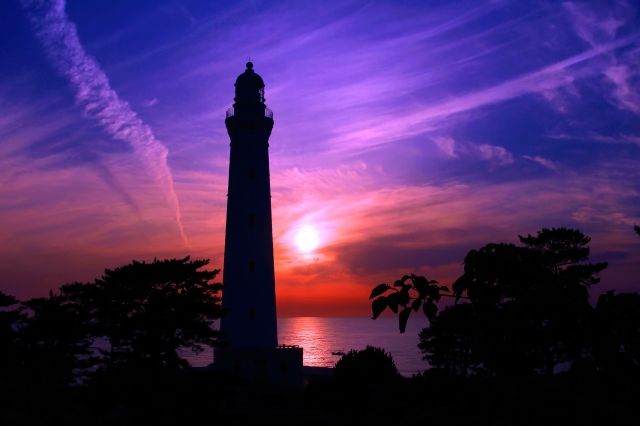 เงาของประภาคารอิซุโมะ ฮิโนมิซากิ