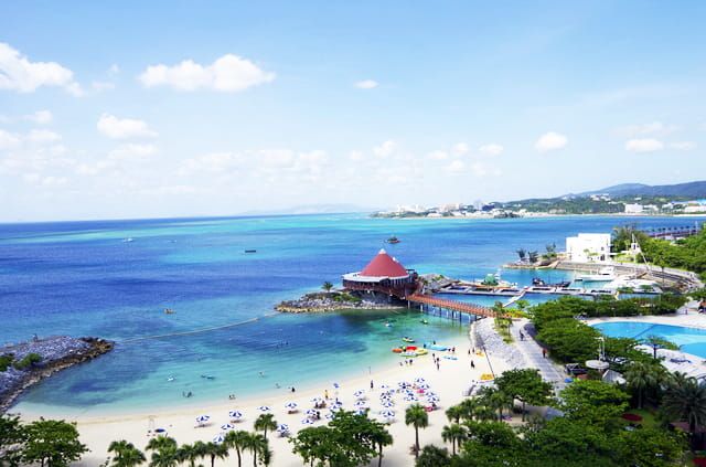 สัมผัสประสบการณ์ปลาโลมาที่หมู่บ้าน Onna "Renaissance Resort Okinawa"