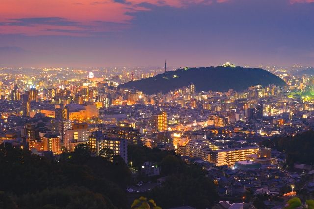松山城からの夜の景色