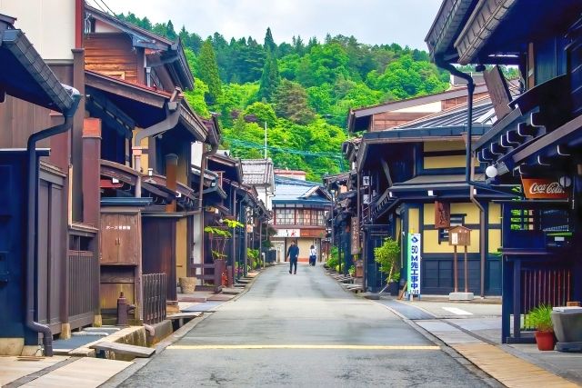 Old streets of Gifu and Hida Takayama