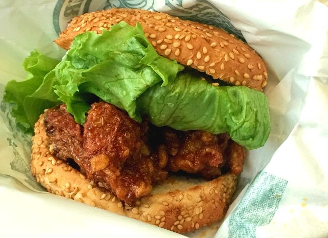 北海道函館漢堡店“幸運小丑“中式雞肉漢堡