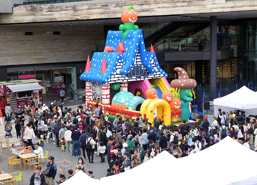 Halloween　event　Tokyo　2024年　こどもが楽しめるスポット　二子玉川　二子玉川ライズ　2023イメージ　Air play equipment