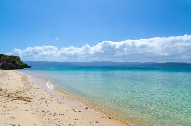沖縄　鳩間島　観光スポット　屋良浜　ビーチ