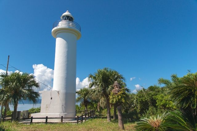 沖縄　鳩間島　観光スポット　鳩間中森・鳩間島灯台