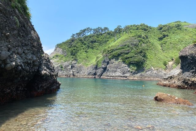 Hirizo beach shallows