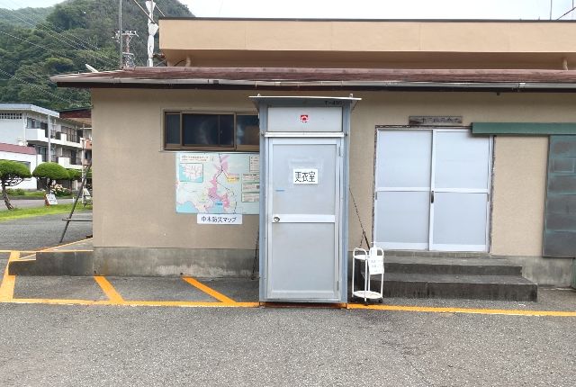 Changing room near Nakagi Port