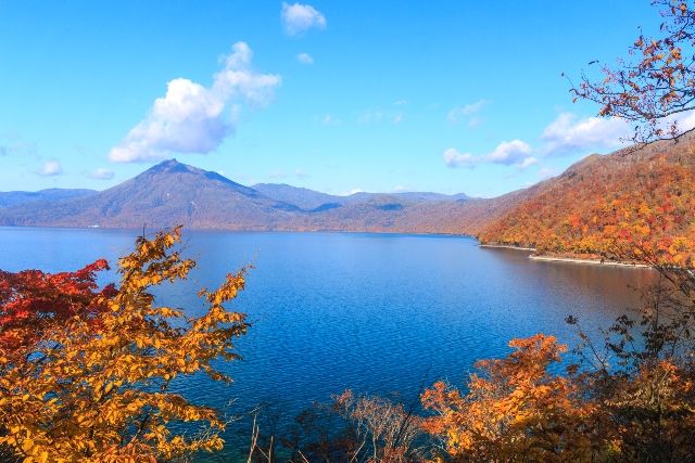 支笏湖的秋天天，北海道