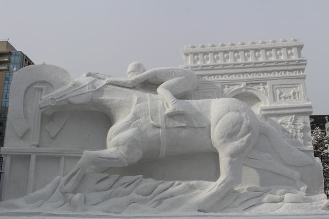 삿포로 눈 축제의 눈 동상