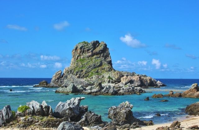 Okinawa remote island Iheya Island tourist spot Yahe Rock