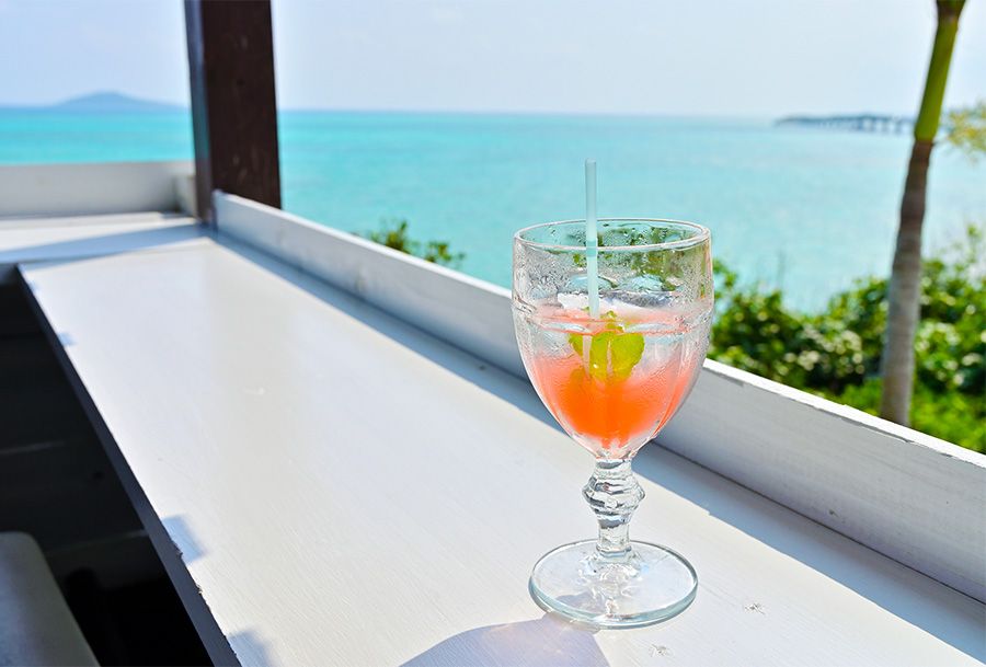 Okinawa remote island Ikema Island tourist spot recommended ranking OHAMA Terrace All seats open air Open terrace 2nd floor Tropical drinks Ikema Bridge Panorama