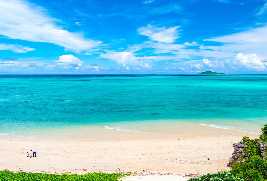 冲绳孤岛 池间岛 旅游景点推荐排名 海滩 池间 蓝色美丽的大海 亲子玩耍 儿童家庭