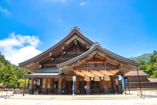 Izumo Taisha Shrine on a sunny day