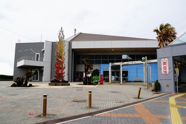 12 popular sightseeing spots on Izu Oshima 1. Motomachi Port Part 2