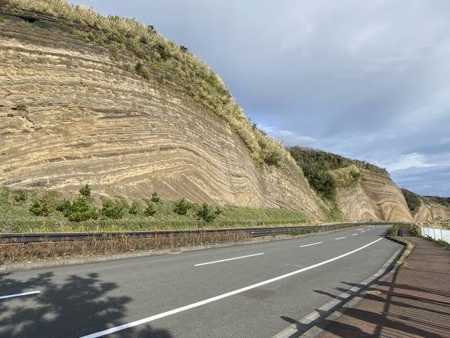 12 popular sightseeing spots on Izu Oshima 3. Important section of the geological formation