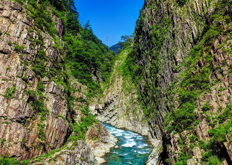 Joshinetsu Kogen National Park Tourist Spots Activities Leisure Specials Kiyotsu Gorge National Place of Scenic Beauty Natural Monument One of Japan's Three Great Gorges Beautiful Emerald Green Kiyotsu River Columnar Jointed Rock Surface