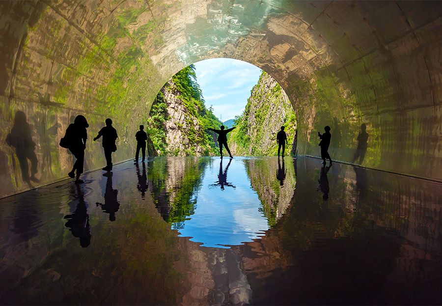 Joshinetsu Kogen National Park Tourist Spots Activities Leisure Specials Kiyotsukyo Gorge Tunnel Panorama Station A 750m long pedestrian-only tunnel Lookout A popular spot for taking photogenic photos