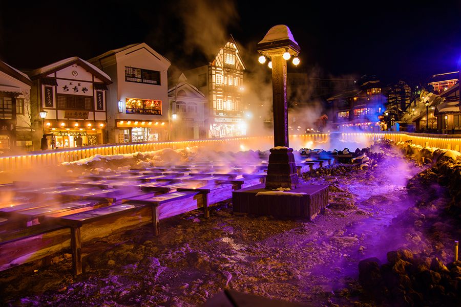 Joshinetsu Kogen National Park Tourist Spots Activities Leisure Specials Kusatsu Onsen One of Japan's Three Great Hot Springs The symbol of Kusatsu Onsen A charming hot spring town Lighting up