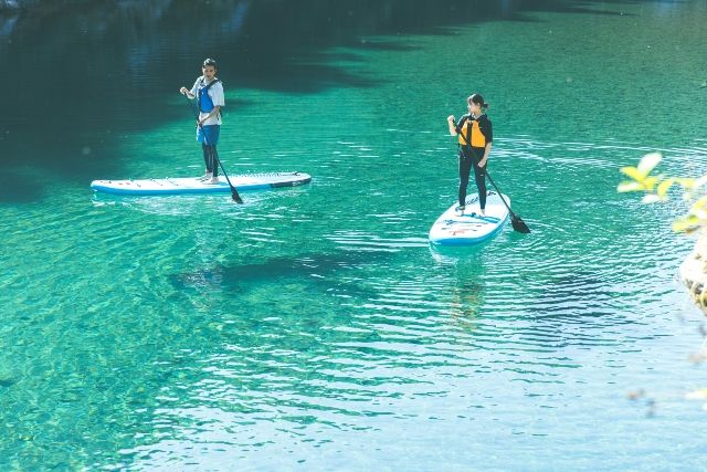 A woman enjoying a SUP experience