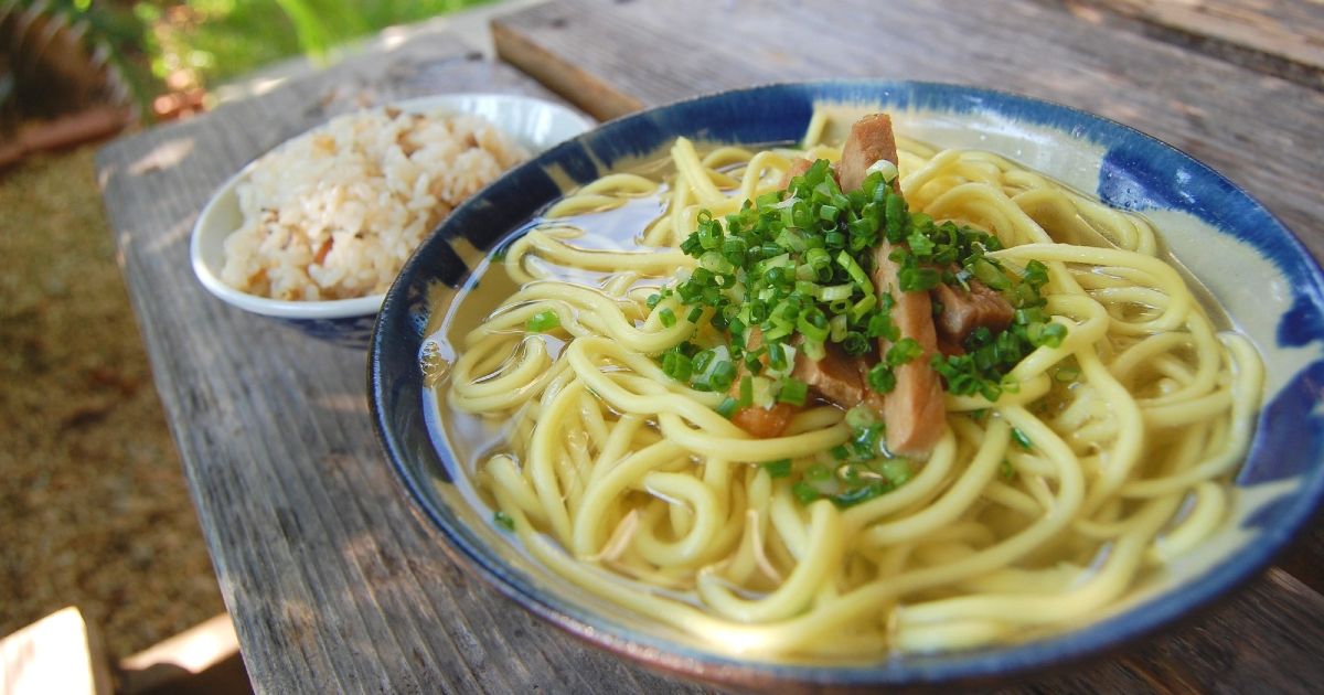 卡比拉灣7家推薦午餐地點 | 提供兒童餐、石垣牛肉和絕美景色的餐廳