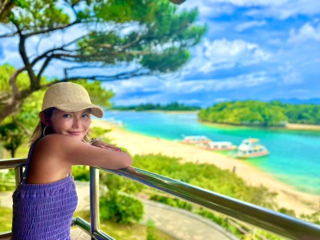 Okinawa, Ishigaki Island, Kabira Bay Observatory, Woman sightseeing