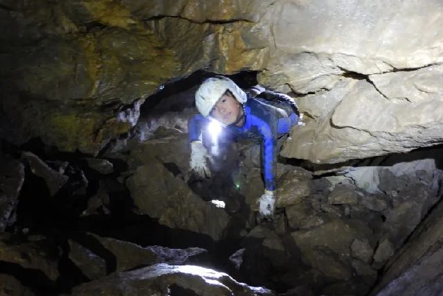 A caving tour run by Shiga Prefecture company Shizenha Kikaku Co., Ltd.