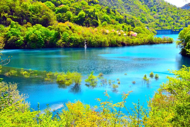 shima lake gunma minakami beautiful blue