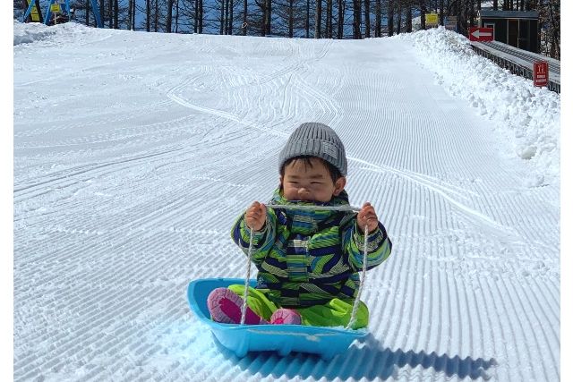 President Resort Karuizawa Karuizawa Snow Park Snow play debut Children having fun